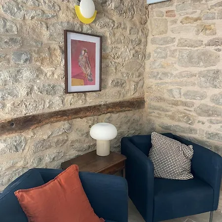 Les Mirabelles